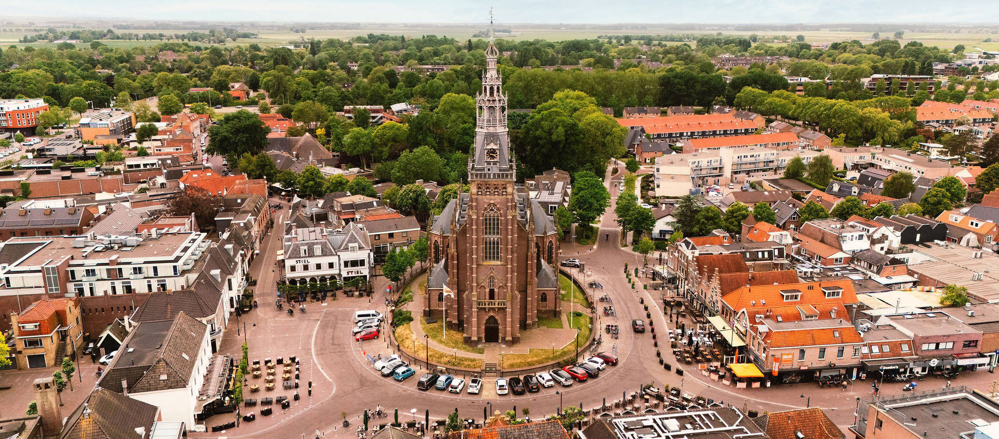 Het grote centrum plein van Schagen